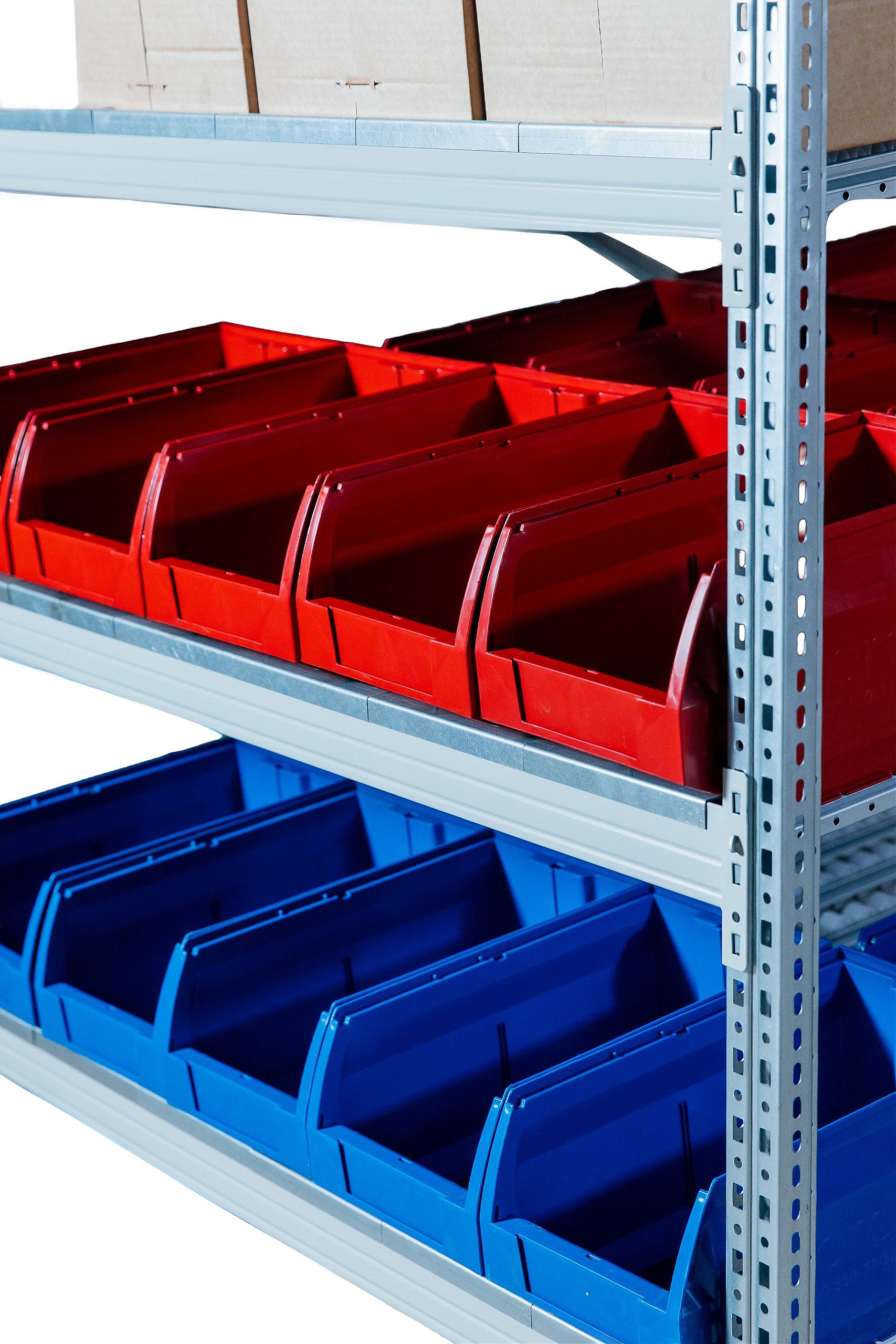 Гравитационные стеллажи с роликовыми полками — в наличии! FIFO-хранение