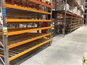 Гравитационные полки на фронтальные стеллажи — ускорение подбора штучных заказов