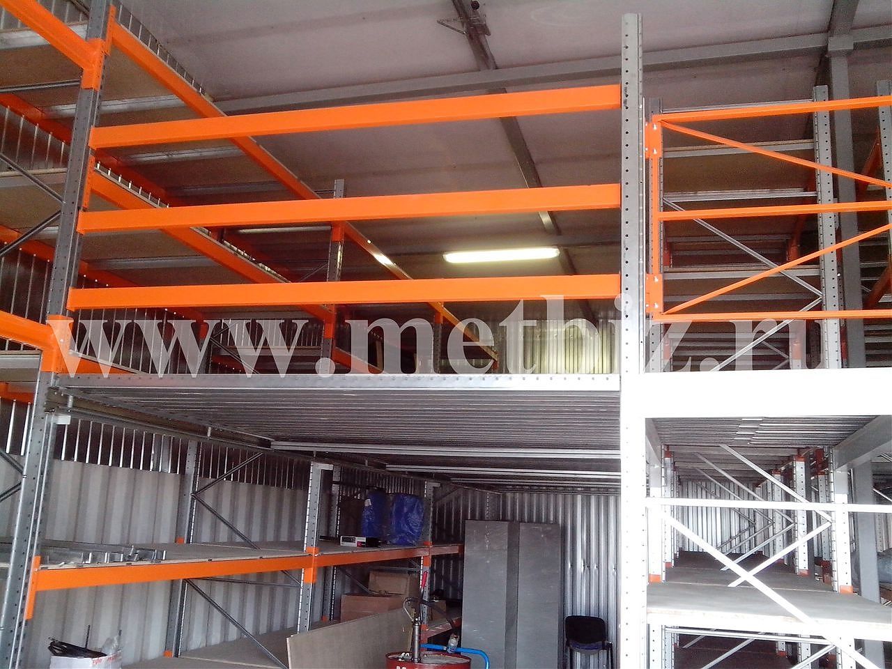 Мезонин складской для хранения автозапчастей для грузового транспорта_2 этаж