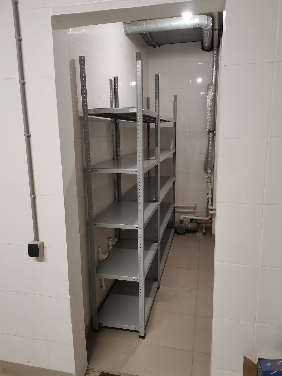 Установили стеллажи MS Strong для хранения грузов Установили стеллажи MS Strong для хранения грузов