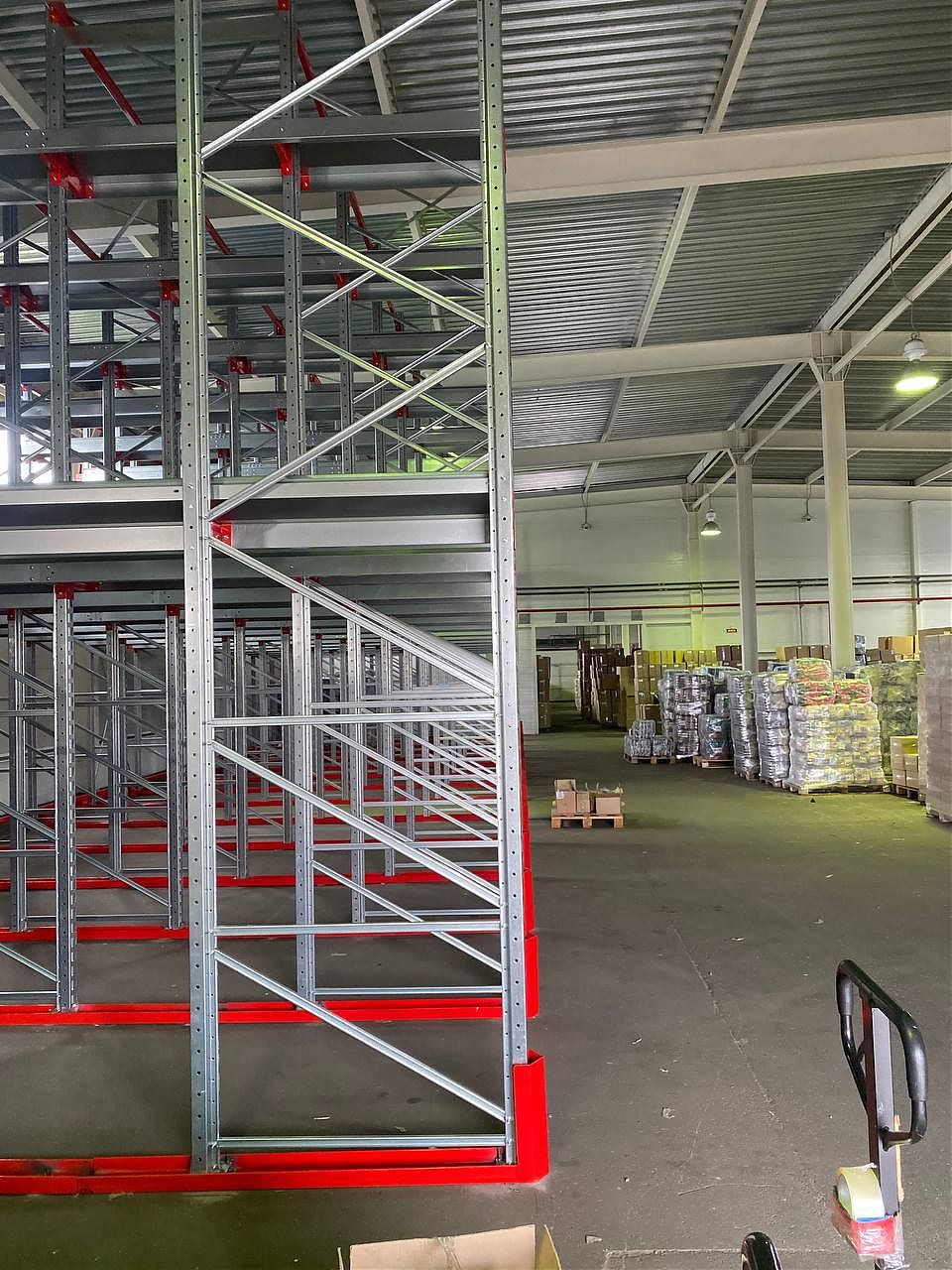 Завершён монтаж глубинных стеллажей на объекте заказчика