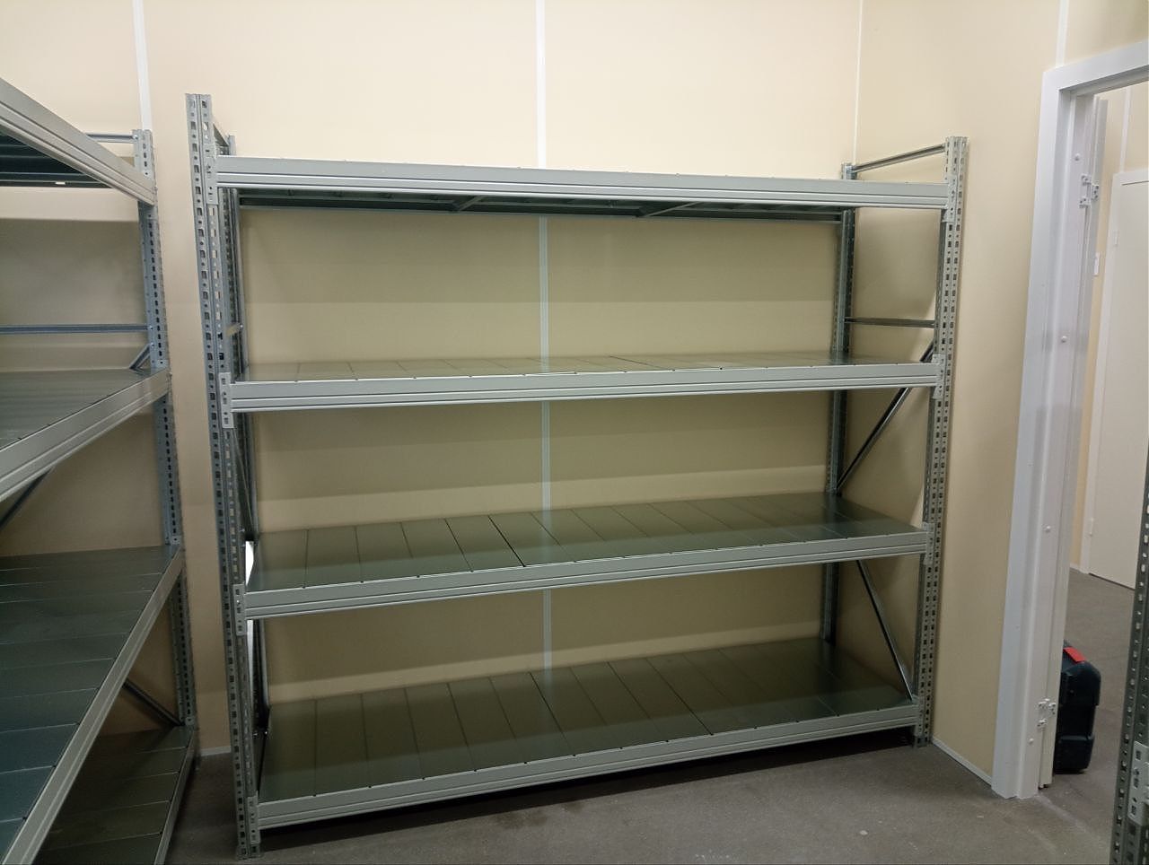 Стеллажи серии MS Pro — комплектация и монтаж