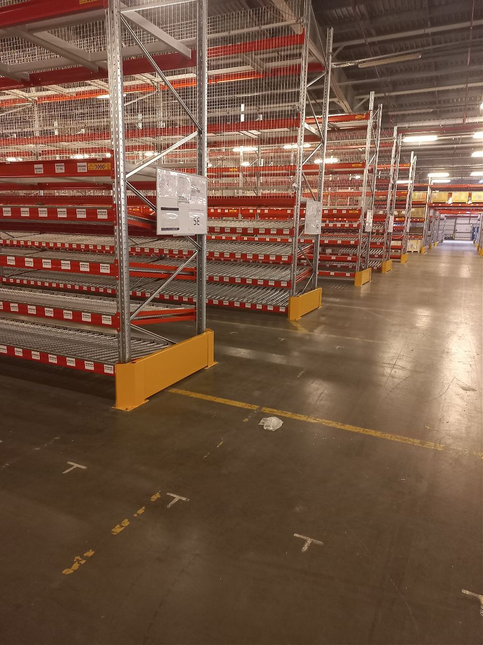 Гравитационные ярусы грузоподъёмностью 3000 кг для фронтальных стеллажей